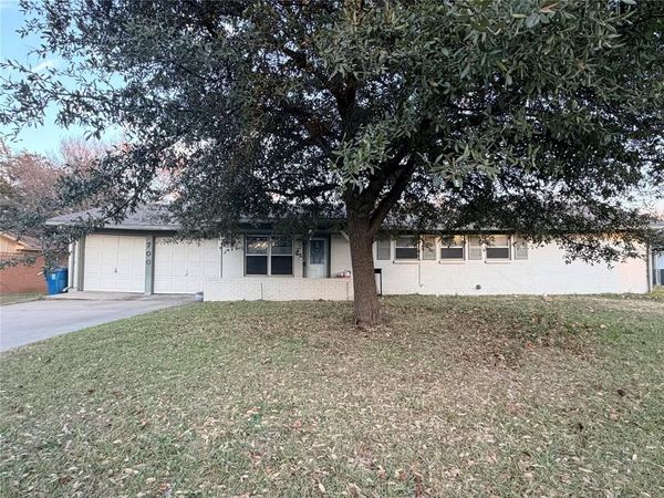 700 N Spears Street, Alvarado, TX 76009