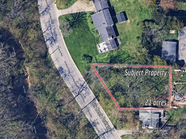 1211 OAK CREEK PARKWAY, South Milwaukee, WI 53172