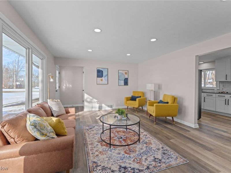 9856 Market Avenue N, Hartville, OH 44632 Photo 10