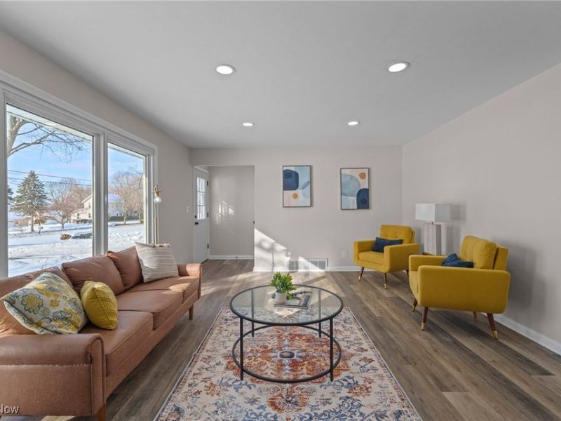 9856 Market Avenue N, Hartville, OH 44632 Photo 12