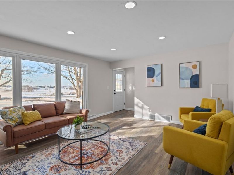 9856 Market Avenue N, Hartville, OH 44632 Photo 13