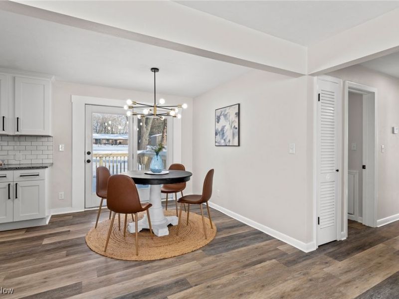 9856 Market Avenue N, Hartville, OH 44632 Photo 14