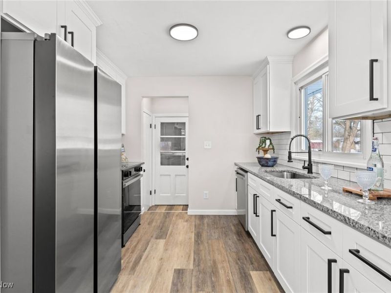 9856 Market Avenue N, Hartville, OH 44632 Photo 20