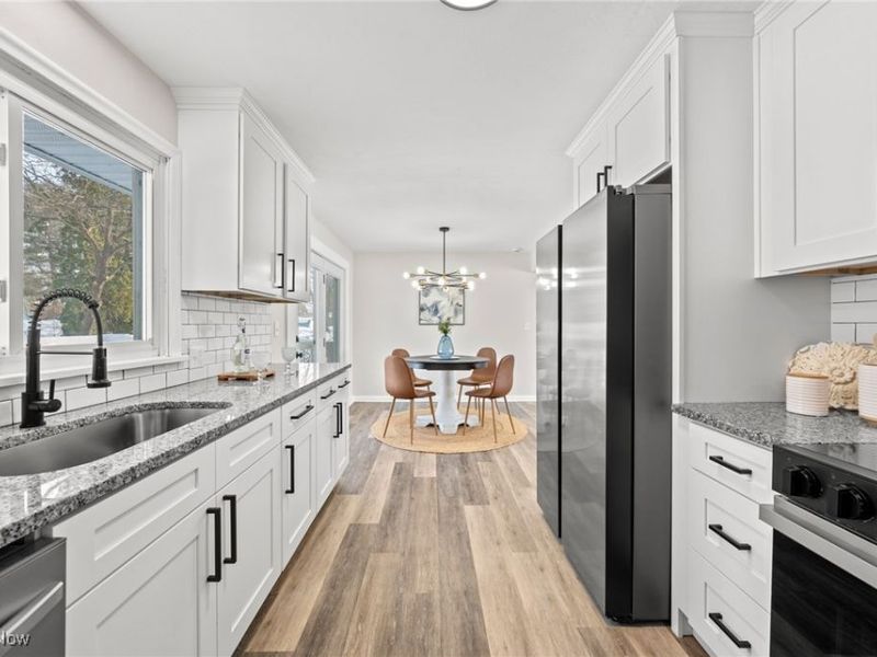 9856 Market Avenue N, Hartville, OH 44632 Photo 21