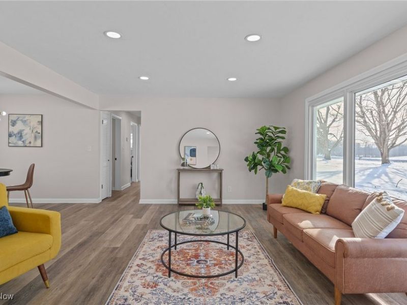 9856 Market Avenue N, Hartville, OH 44632 Photo 8