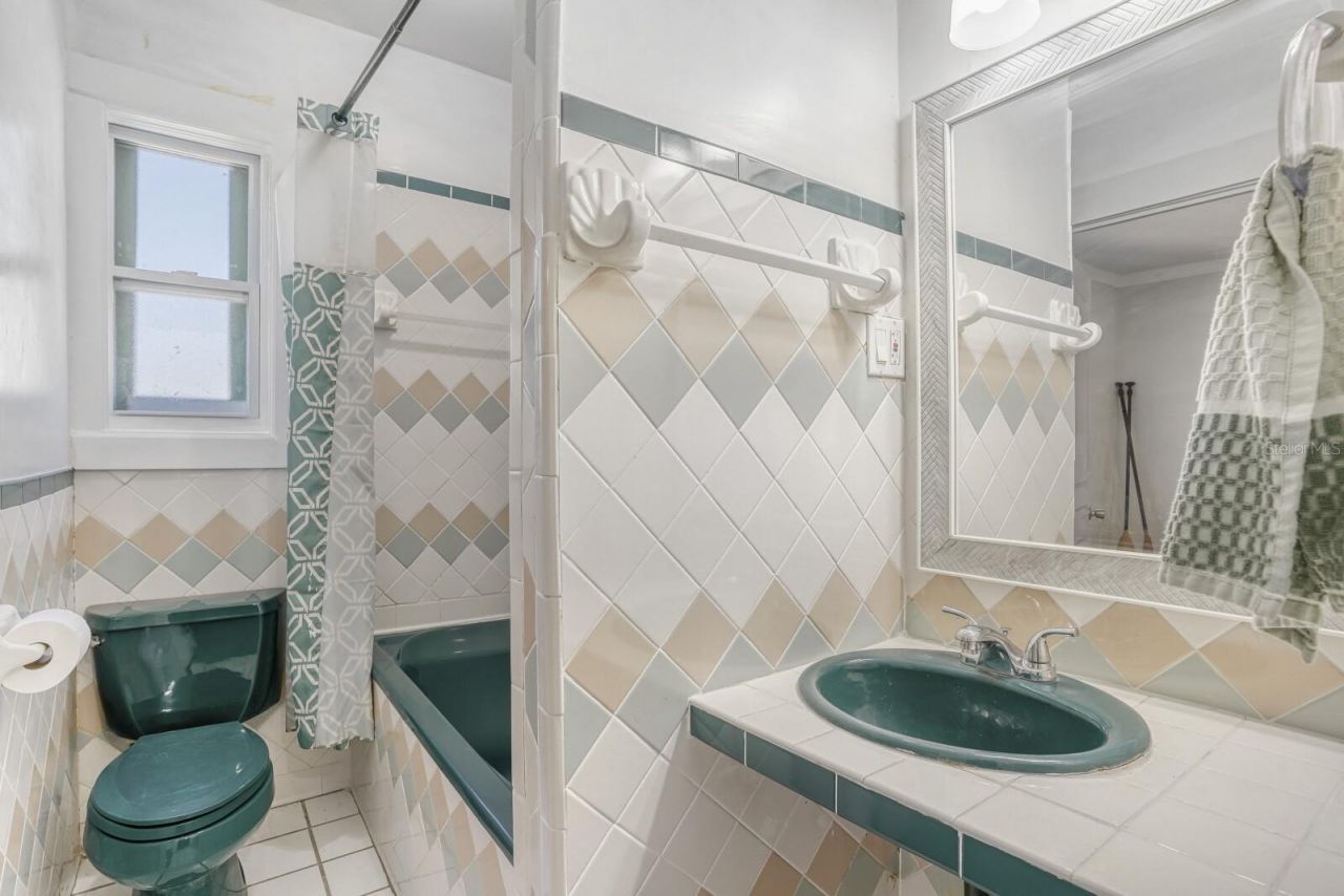 1605 10th Avenue W, Palmetto, FL 34221 Photo