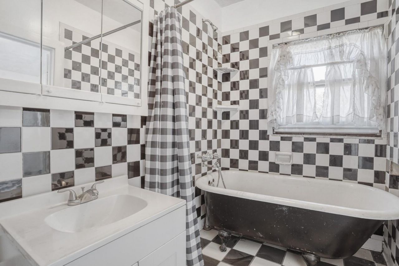 1605 10th Avenue W, Palmetto, FL 34221 Photo