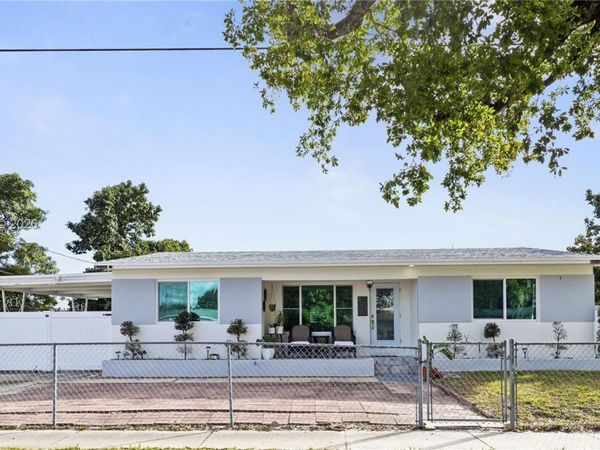 821 N 73rd Ter, Hollywood, FL 33024