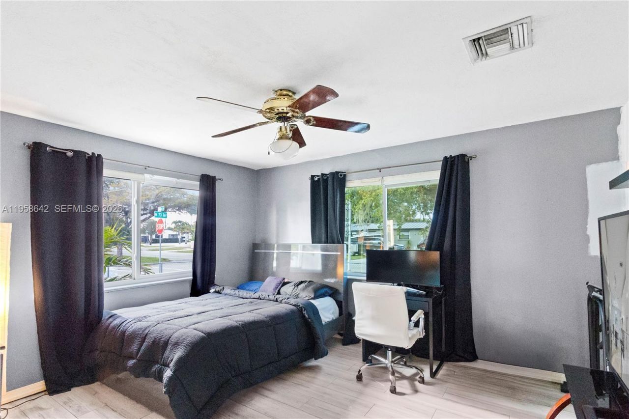 821 N 73rd Ter, Hollywood, FL 33024 Photo