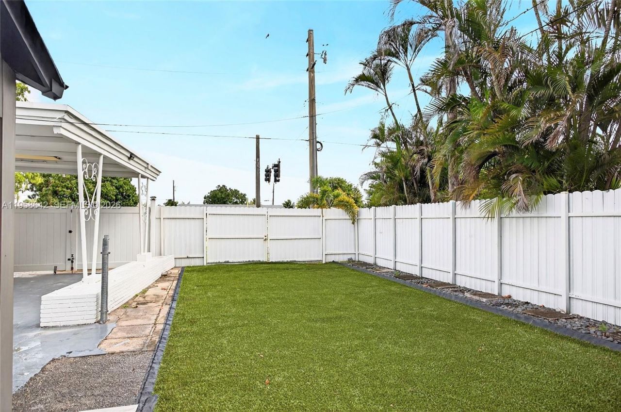 821 N 73rd Ter, Hollywood, FL 33024 Photo