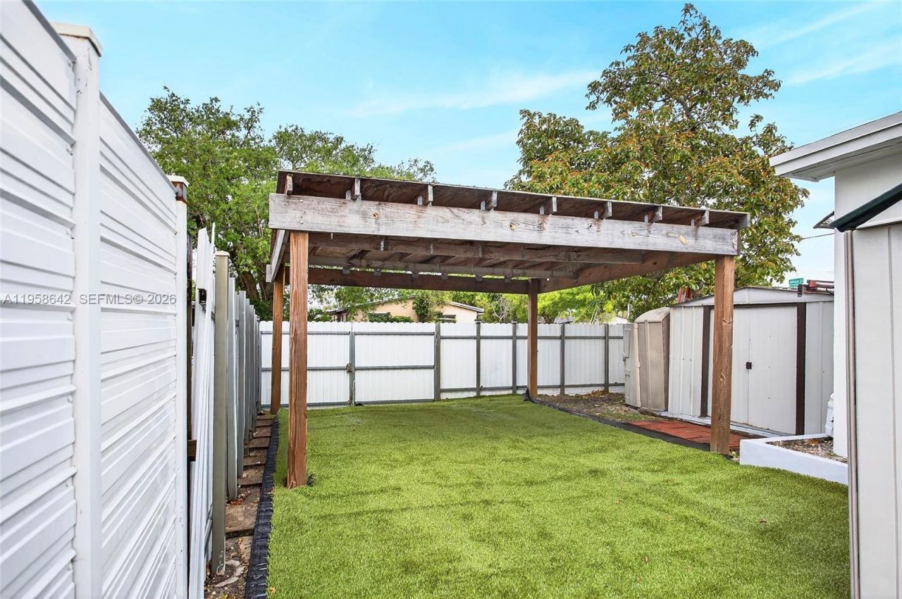 821 N 73rd Ter, Hollywood, FL 33024 Photo