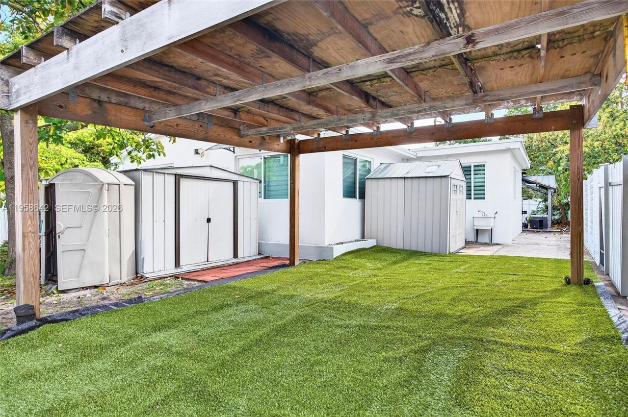 821 N 73rd Ter, Hollywood, FL 33024 Photo