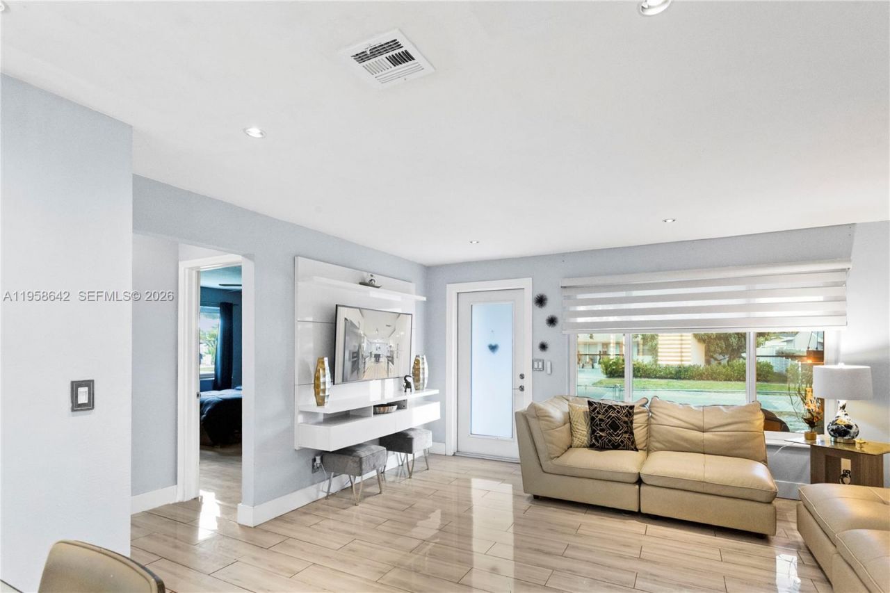 821 N 73rd Ter, Hollywood, FL 33024 Photo