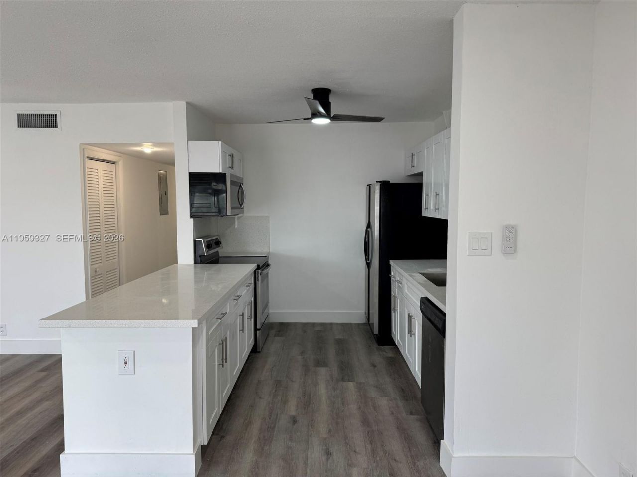 630 Layne Blvd , Unit 211, Hallandale Beach, FL 33009 Photo