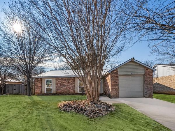 3817 Longmeadow Way, Fort Worth, TX 76133