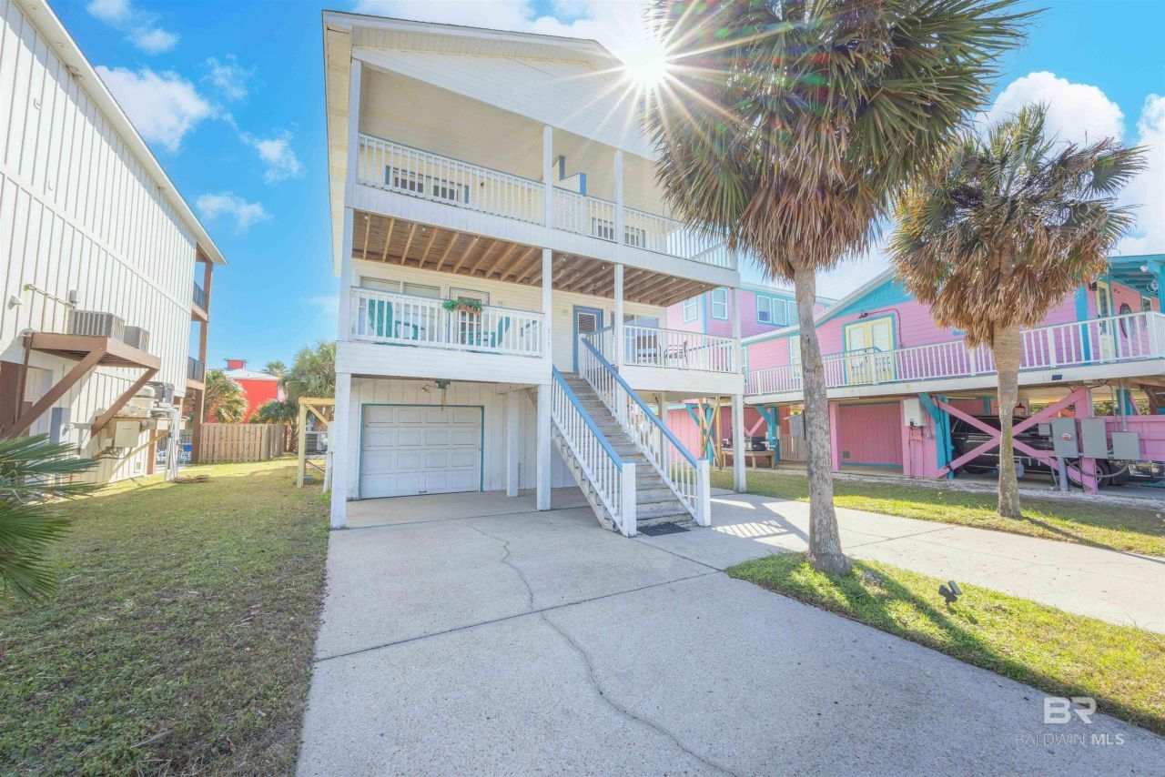515 W 1st Avenue, Gulf Shores, AL 36542 Main Photo
