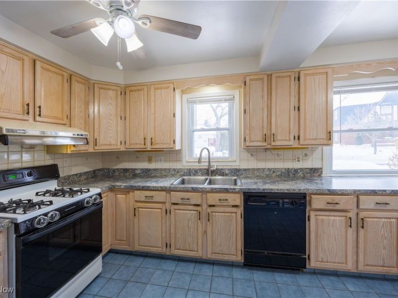 23211 Fernwood Drive, Beachwood, OH 44122 Photo 11