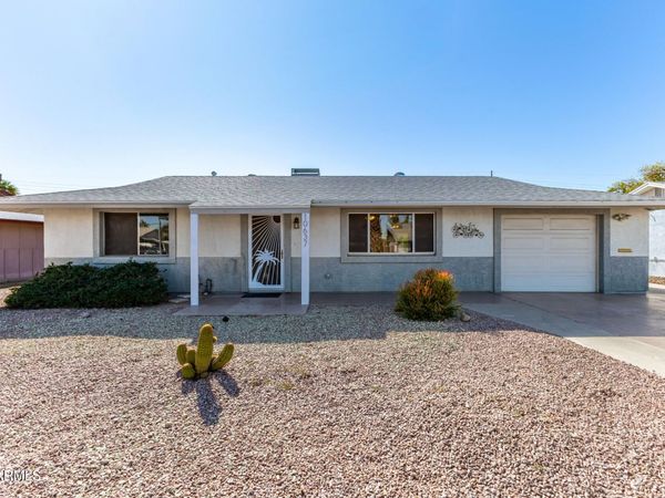 10637 W AUGUSTA Drive, Sun City, AZ 85351