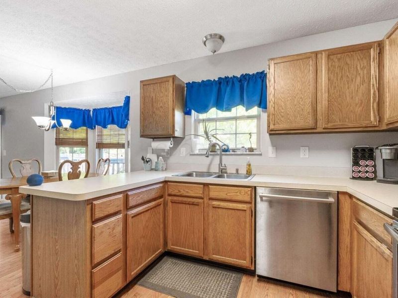 1138 Devlin Court, Columbus, OH 43228 Photo 12