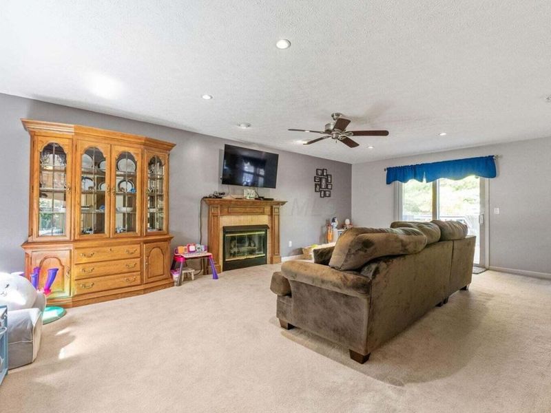 1138 Devlin Court, Columbus, OH 43228 Photo 5