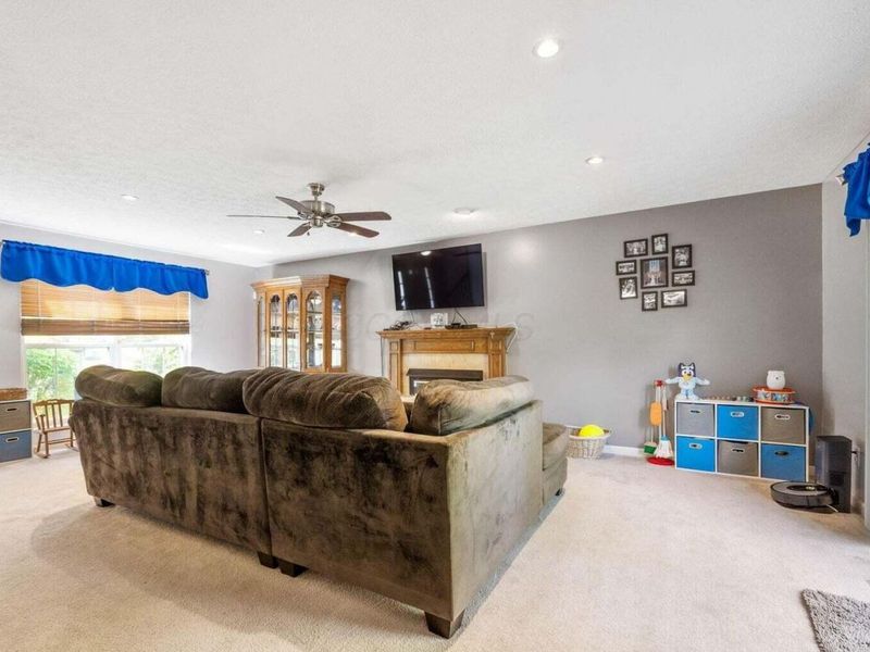 1138 Devlin Court, Columbus, OH 43228 Photo 7