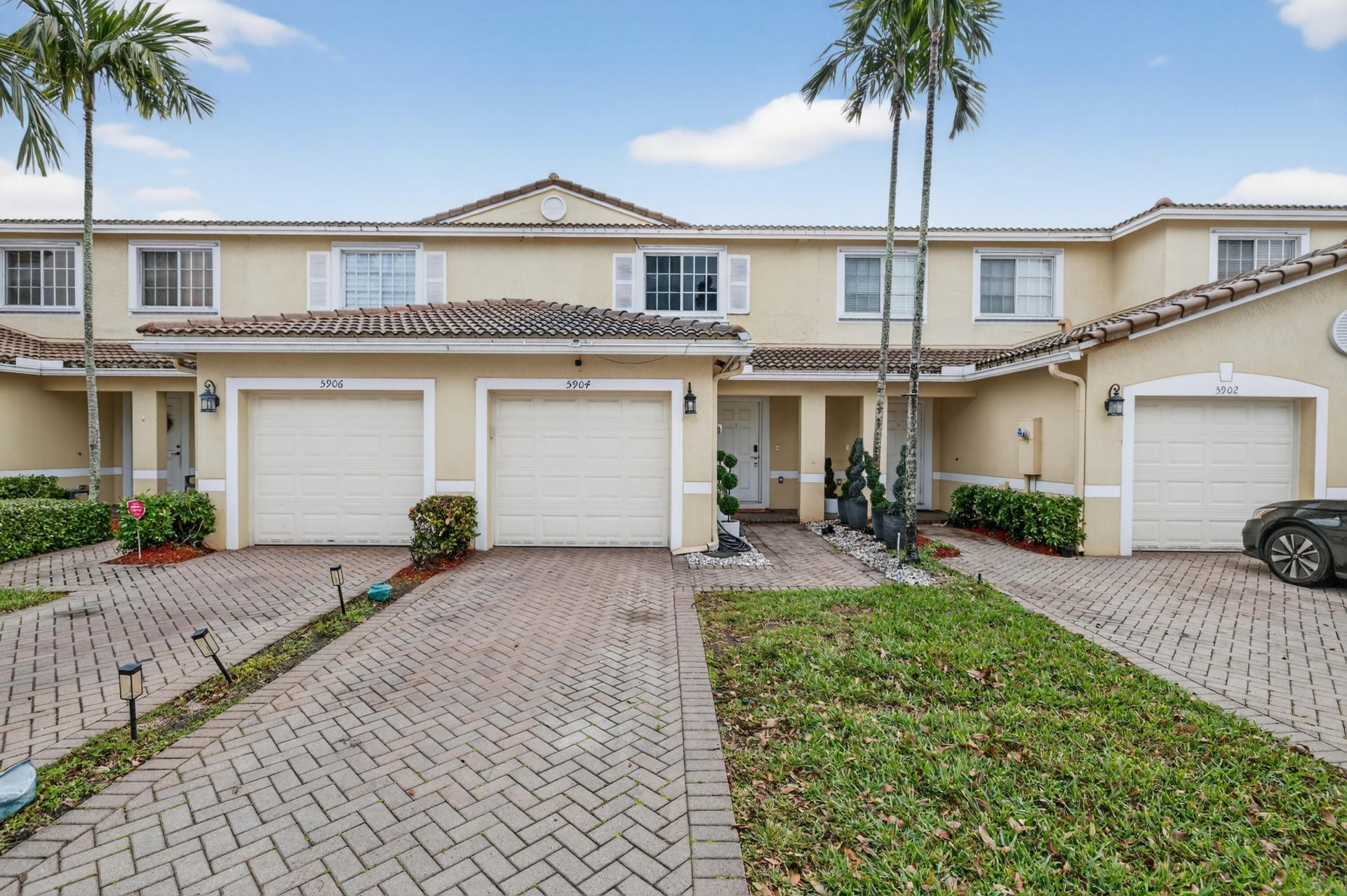 5904 Abbey Road, Tamarac, FL 33321 Photo