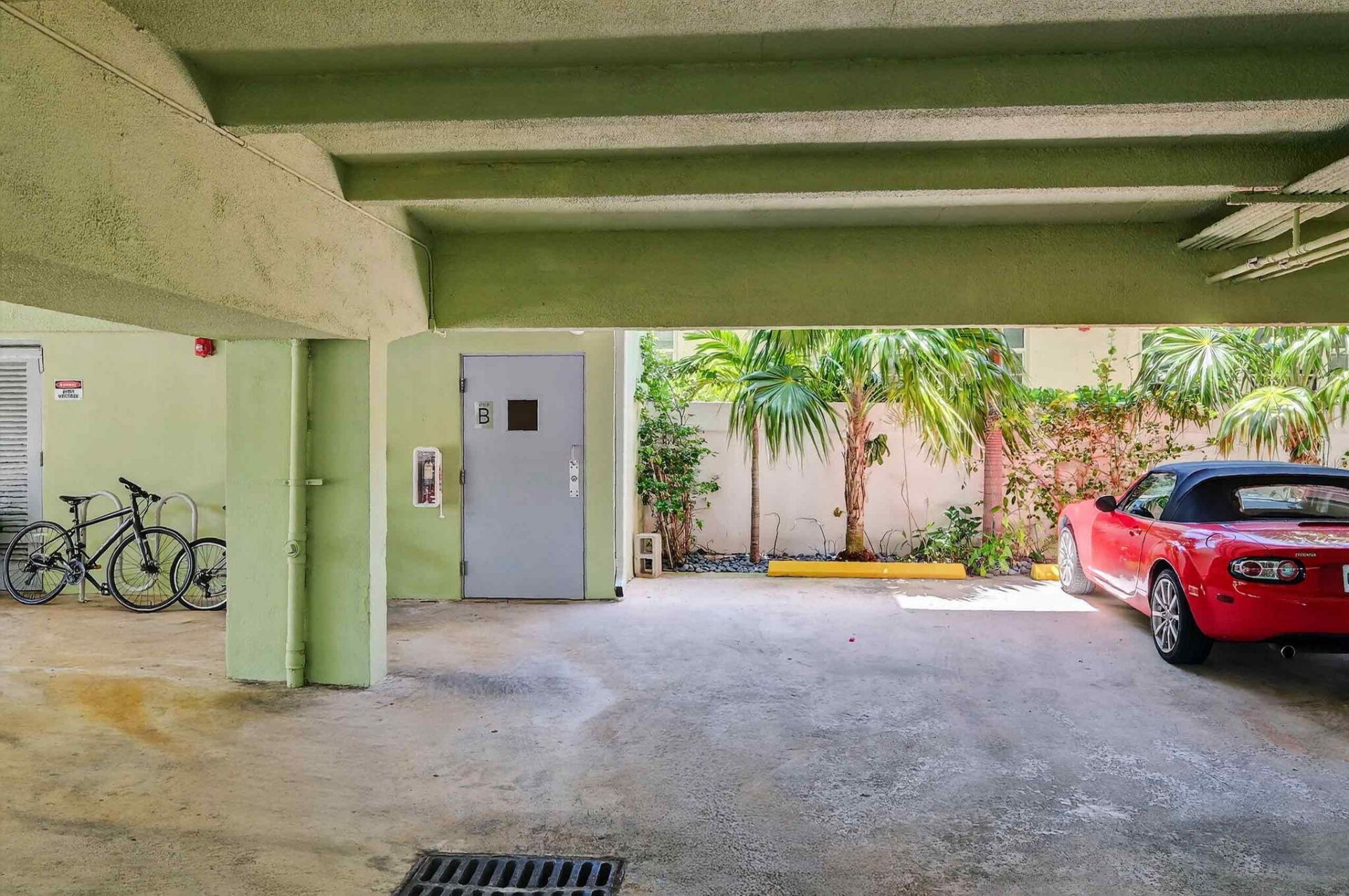 363 Washington Avenue, Unit 32, Miami Beach, FL 33139 Photo