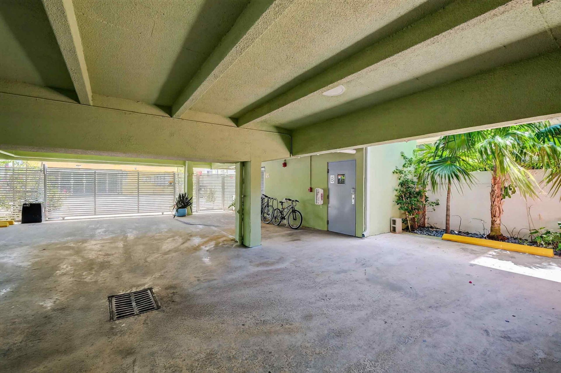 363 Washington Avenue, Unit 32, Miami Beach, FL 33139 Photo