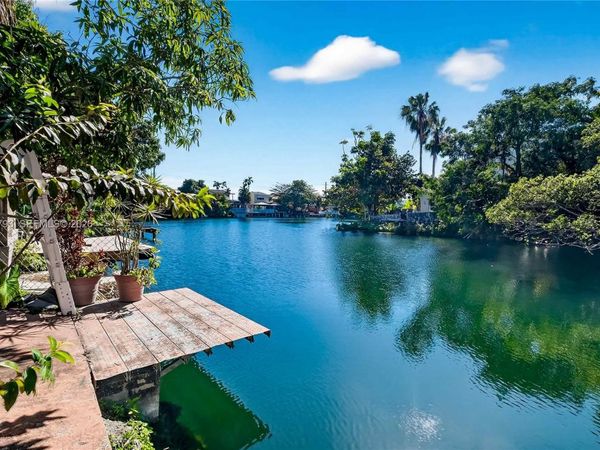 1594 W 73rd St, Hialeah, FL 33014