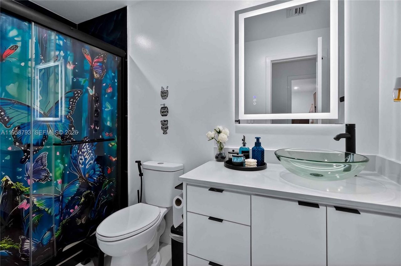 1594 W 73rd St, Hialeah, FL 33014 Photo