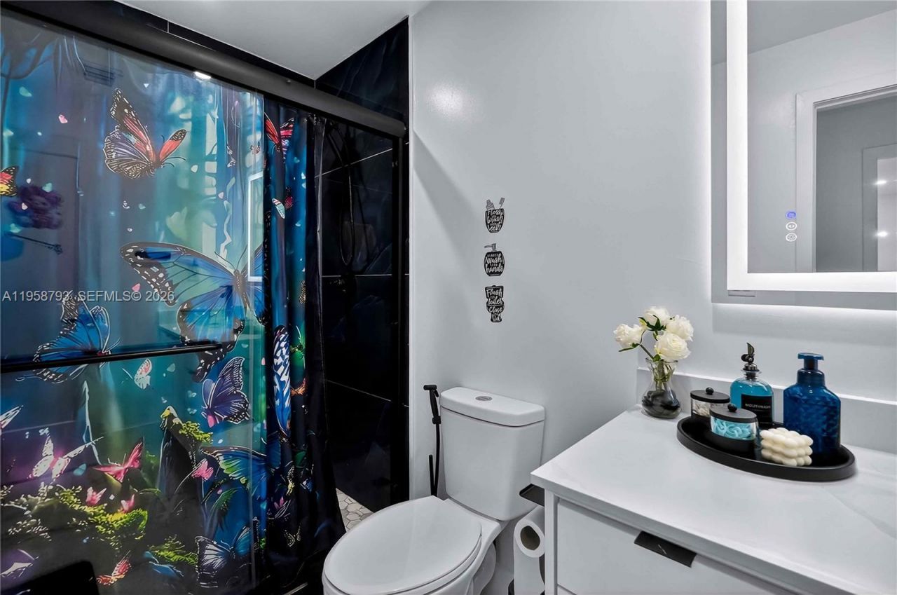 1594 W 73rd St, Hialeah, FL 33014 Photo