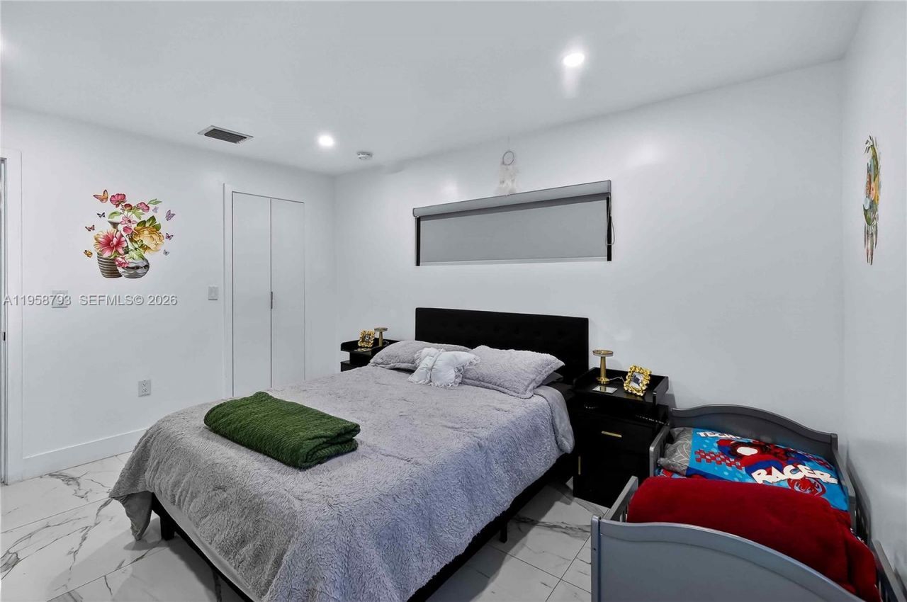 1594 W 73rd St, Hialeah, FL 33014 Photo