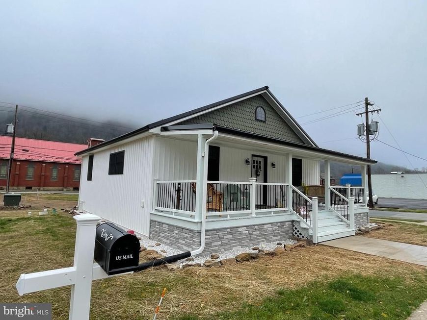 300 Erie Avenue, Renovo, PA 17764 Main Photo