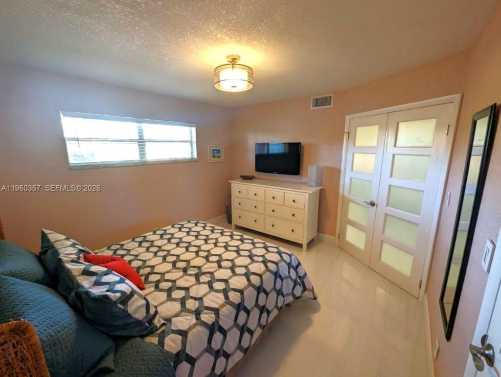 9300 N Hollybrook Lake Dr, Unit 303, Pembroke Pines, FL 33025 Photo