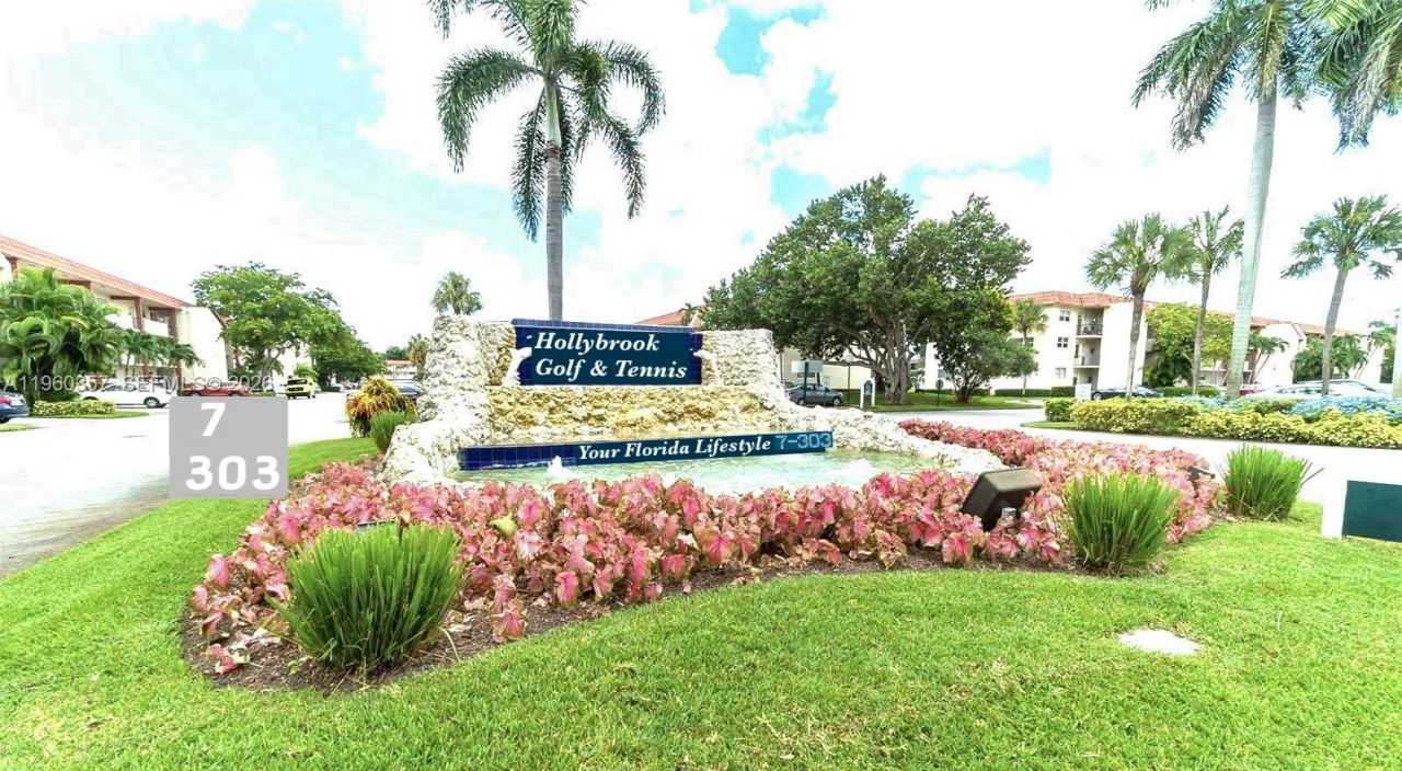 9300 N Hollybrook Lake Dr, Unit 303, Pembroke Pines, FL 33025 Photo