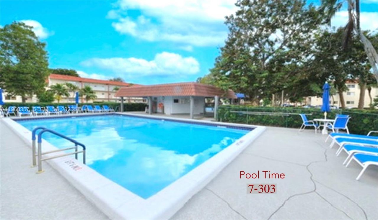 9300 N Hollybrook Lake Dr, Unit 303, Pembroke Pines, FL 33025 Photo