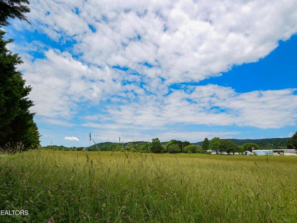 10055 Old Rutledge Pike, Mascot, TN 37806