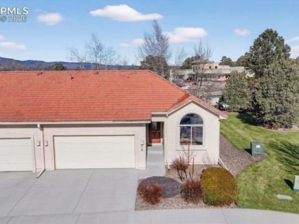 12 Luxury Lane, Colorado Springs, CO 80921
