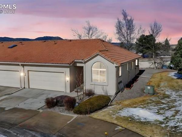 12 Luxury Lane, Colorado Springs, CO 80921