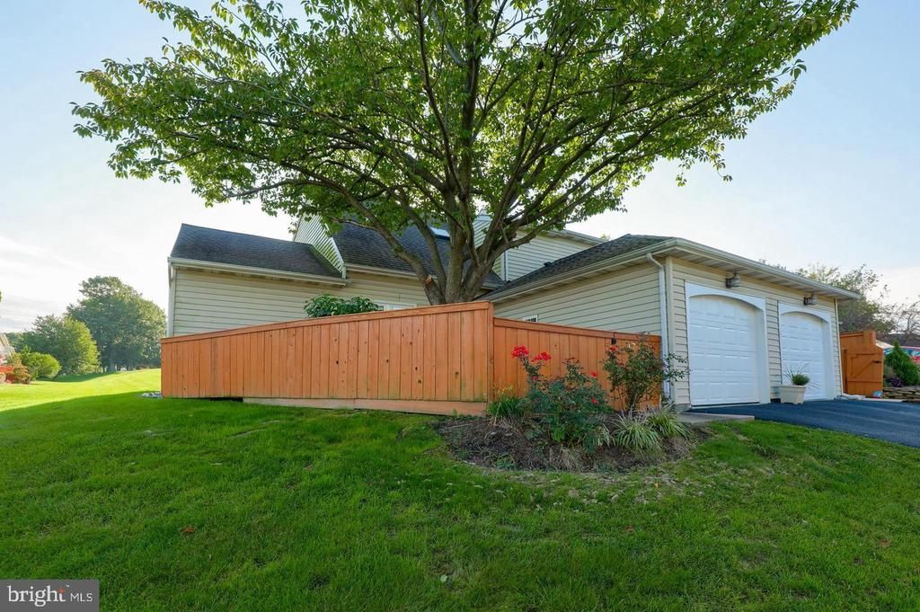 107 Treetops Drive, Lancaster, PA 17601 Main Photo