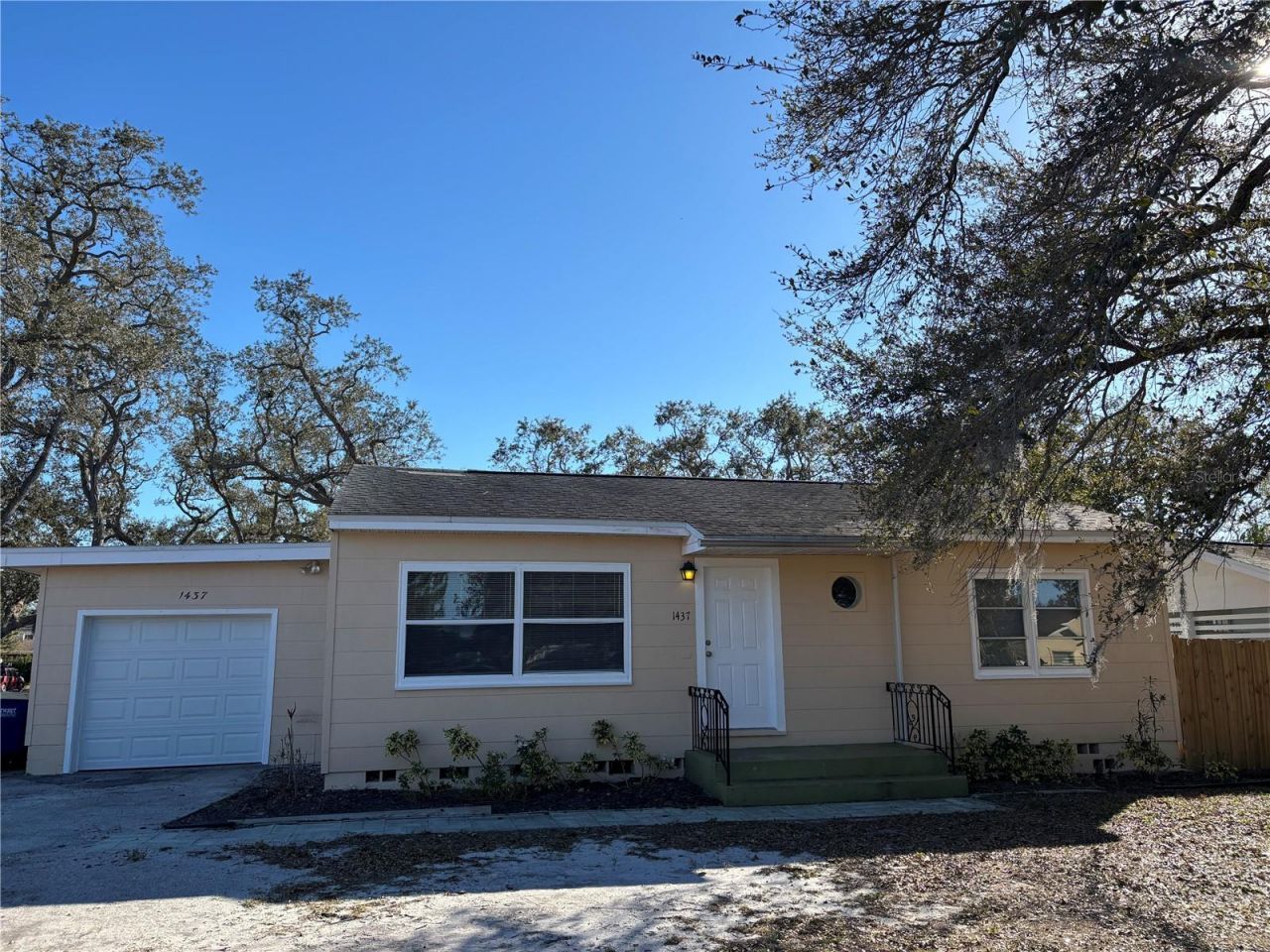 1437 Pine Street, Clearwater, FL 33756 Main Photo