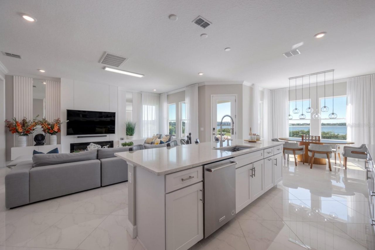 7536 Alpine Butterfly Lane, Orlando, FL 32819 Photo