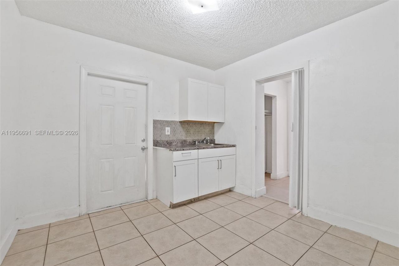 3880 E 8th Ln, Hialeah, FL 33013 Photo