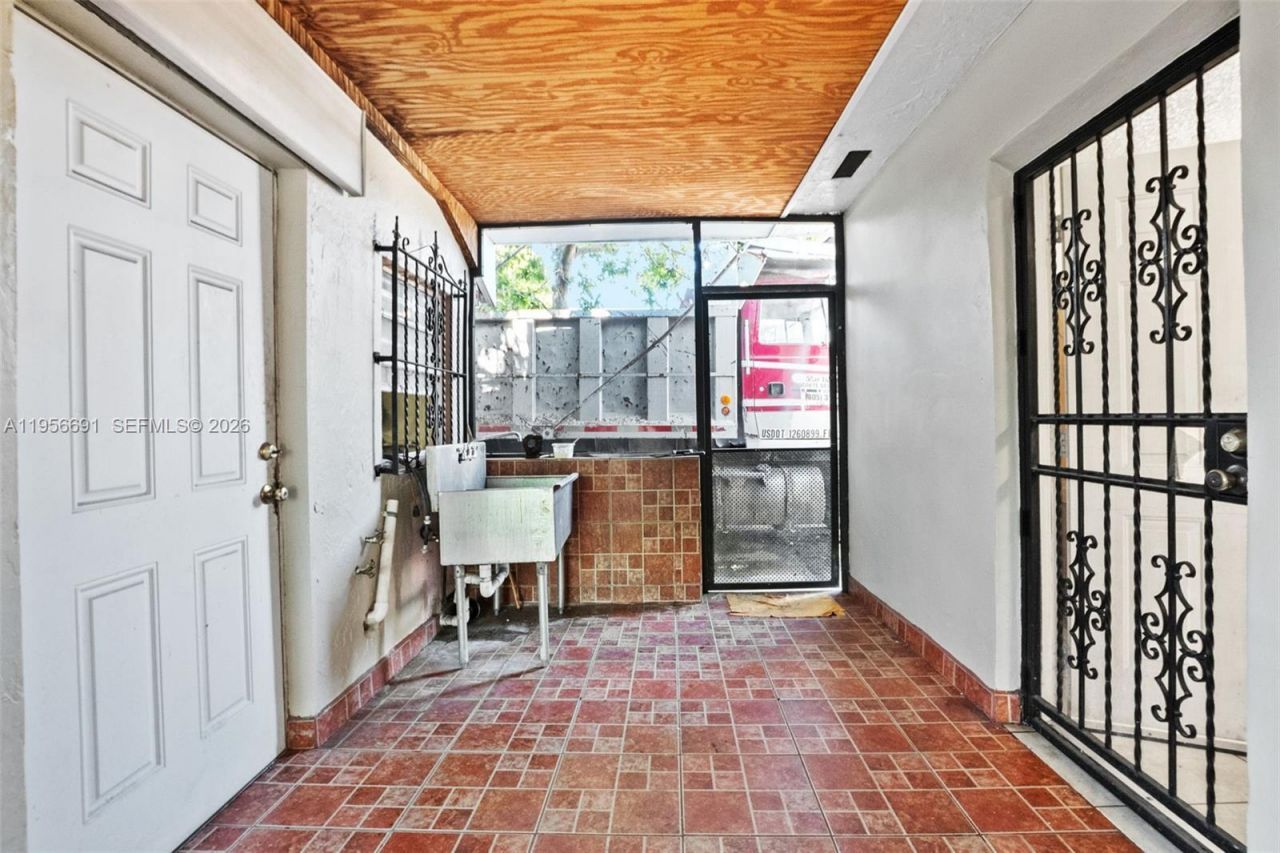 3880 E 8th Ln, Hialeah, FL 33013 Photo