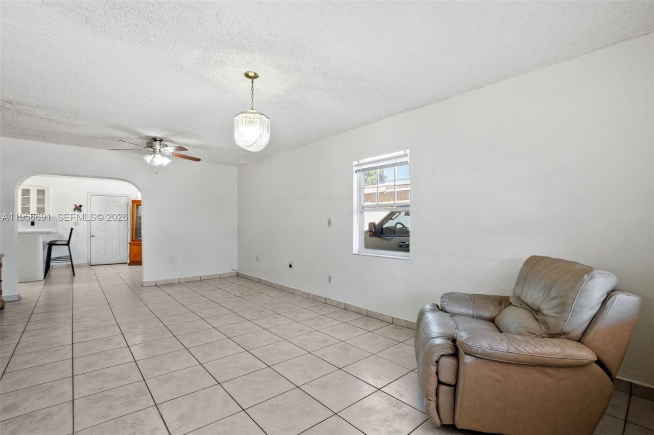 3880 E 8th Ln, Hialeah, FL 33013 Photo