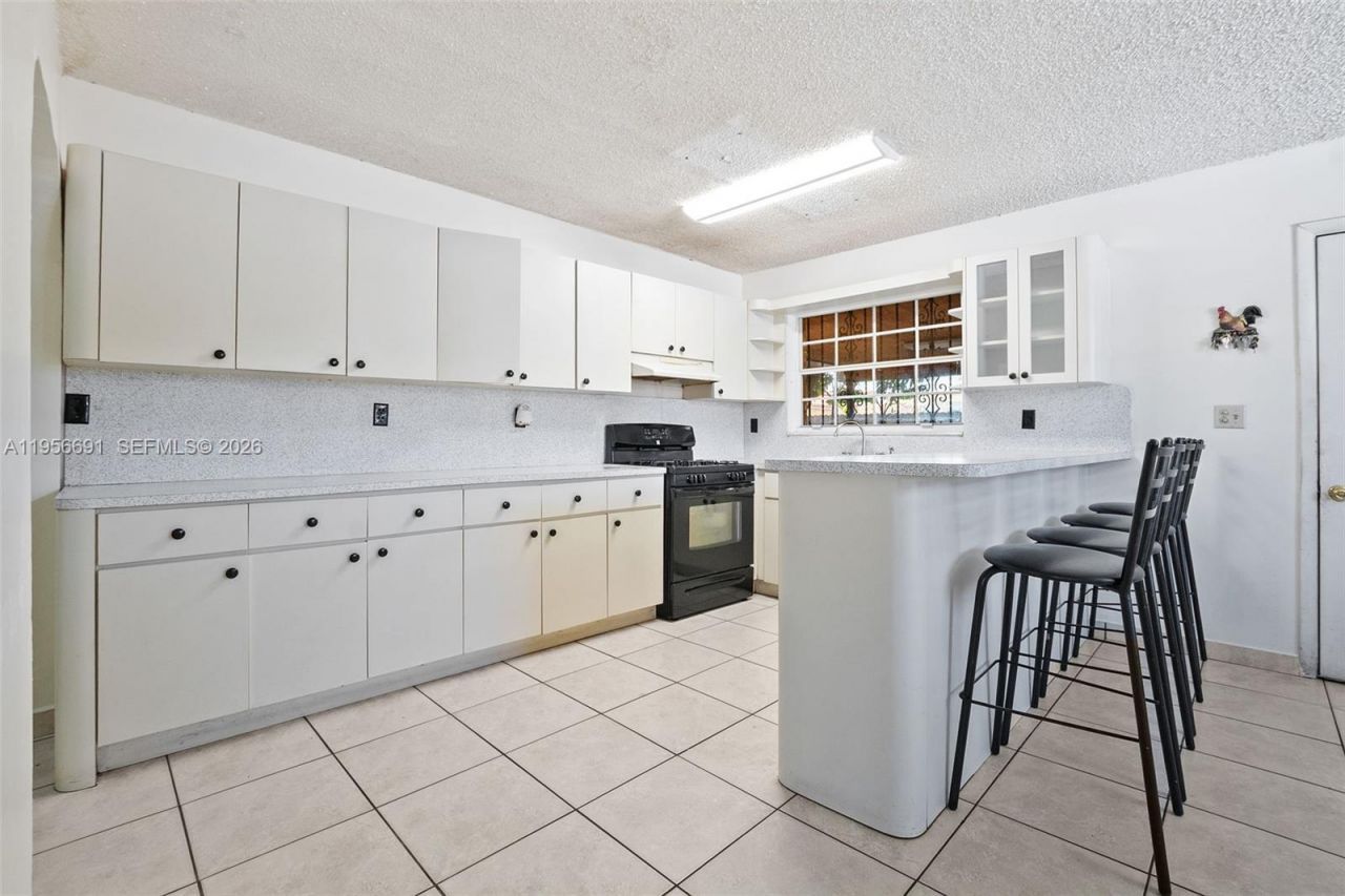 3880 E 8th Ln, Hialeah, FL 33013 Photo