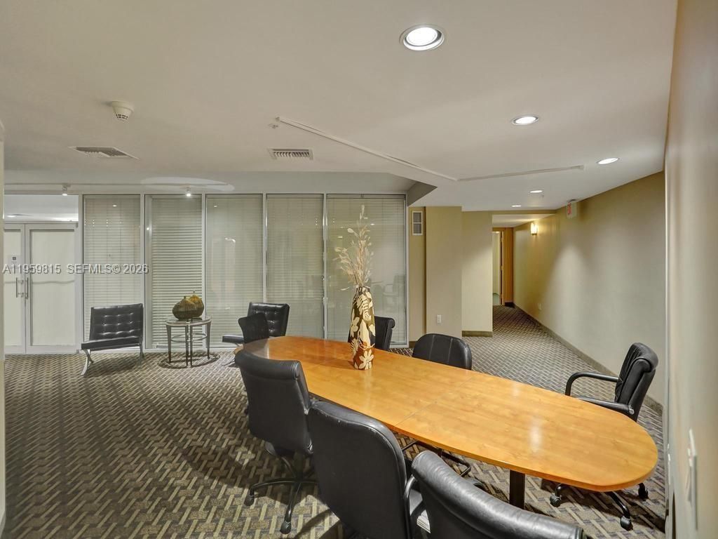 3370 Hidden Bay Dr, Unit 2715, Aventura, FL 33180 Photo