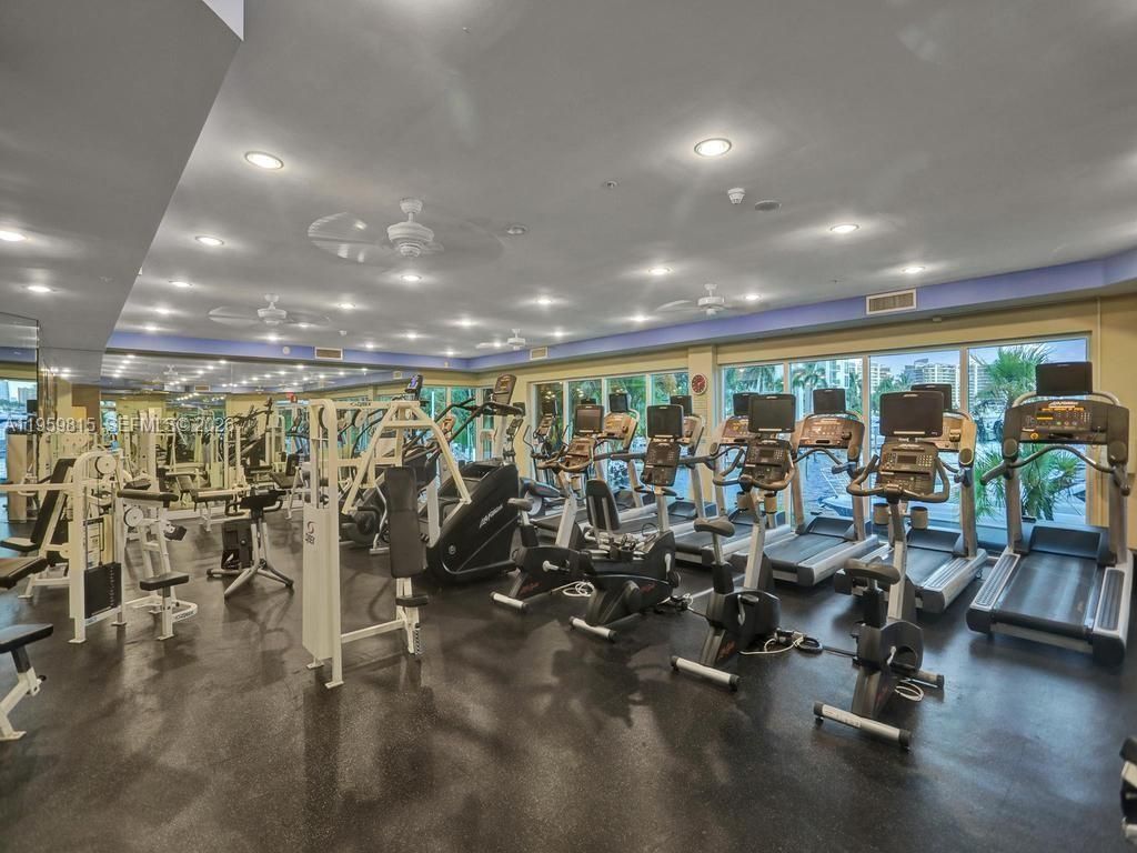 3370 Hidden Bay Dr, Unit 2715, Aventura, FL 33180 Photo