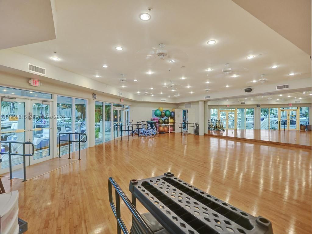 3370 Hidden Bay Dr, Unit 2715, Aventura, FL 33180 Photo