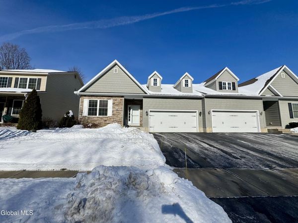 18 Forestbrook Drive, Ballston Lake, NY 12019